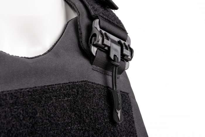 CNP_Tactical_vest_male_detail_06