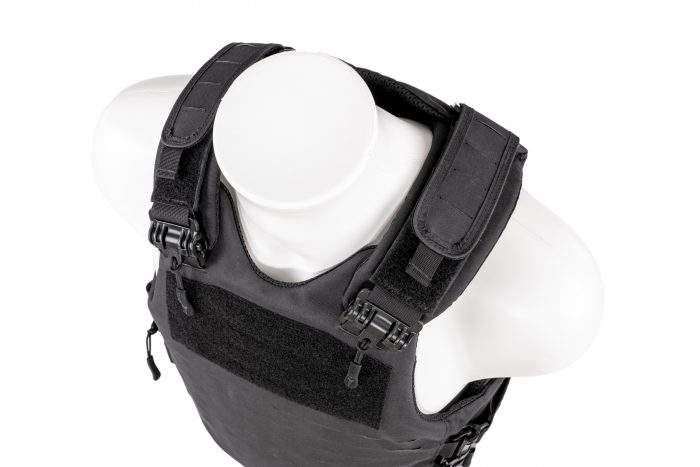 CNP_Tactical_vest_male_detail_10