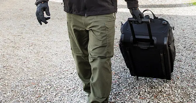 Mens_Defender_Pant-3_720x