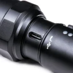 NEXTORCH P80 - Linterna táctica profesional con 2100 lúmenes y recarga USB-C