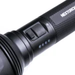 Linterna táctica de largo alcance NEXTORCH P82C – 2200 lúmenes y 1100 metros