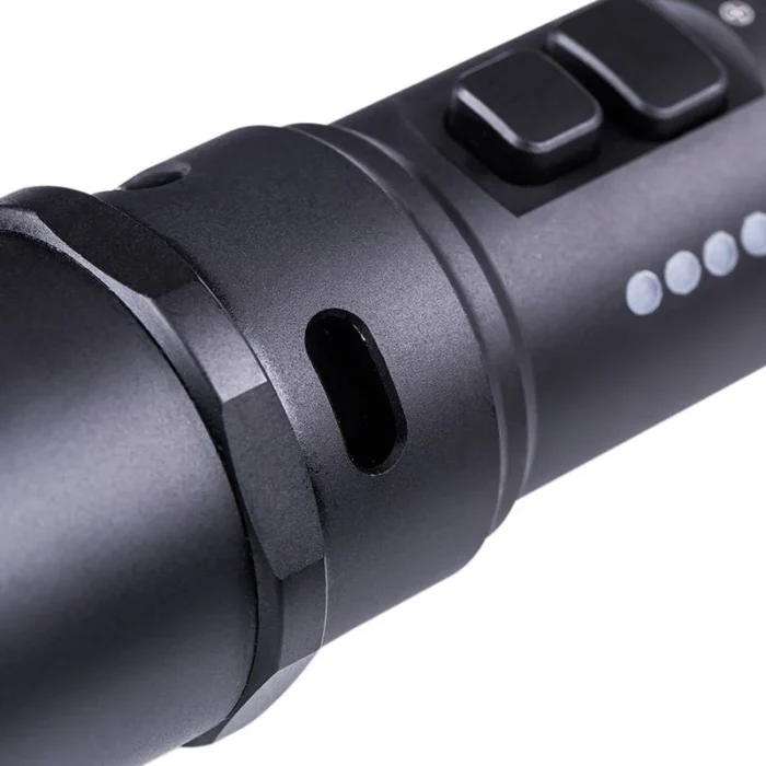 NEXTORCH P86 - LINTERNA TÁCTICA CON SILBATO DE 120 DB Y 1600 LÚMENES