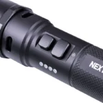 NEXTORCH P86 - LINTERNA TÁCTICA CON SILBATO DE 120 DB Y 1600 LÚMENES