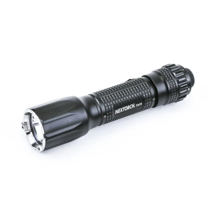 LINTERNA TÁCTICA NEXTORCH TA15 V2.0 – 700 LÚMENES, IPX8, MULTIBATERÍA – SERMIPOL