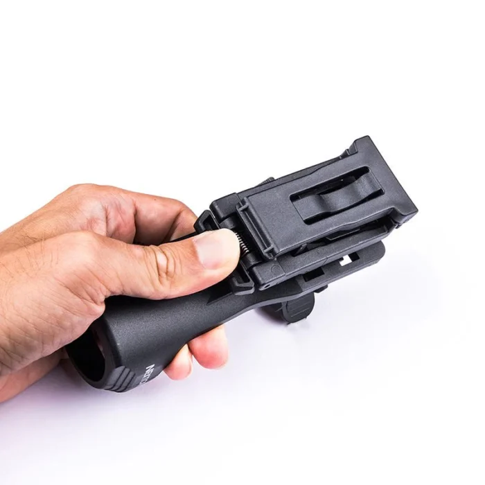 Detalle del sistema de sujeción y ajuste de la funda NEXTORCH V25 X-Carry